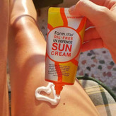 ضدآفتاب فاقد چربی فارم استی spf 50