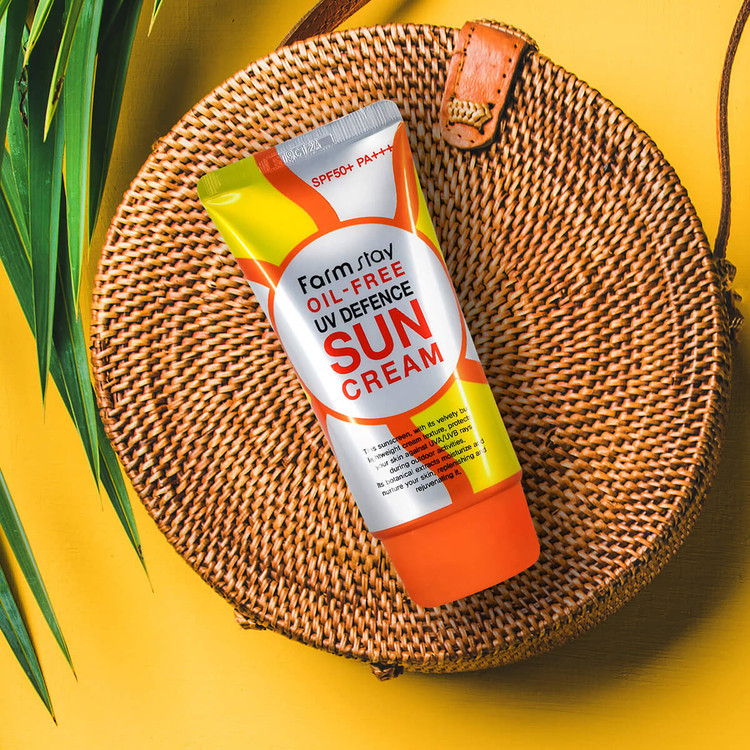 ضدآفتاب فاقد چربی فارم استی spf 50
