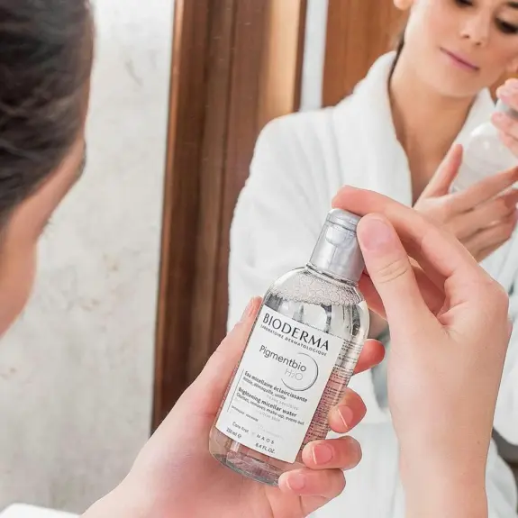 میسلار واتر ضد لک و روشن کننده بایودرما مدل PIGMENTBIO H2O حجم 250 میل